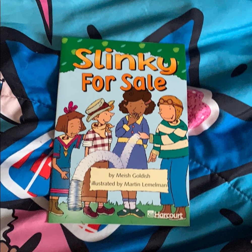 Books - Picture 3 of 8